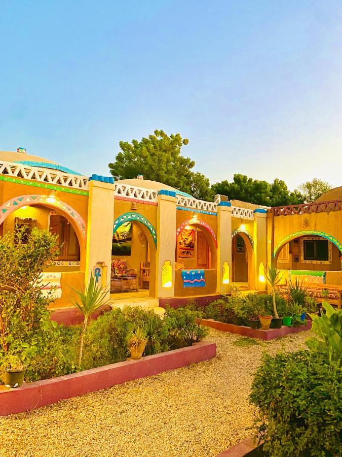Kabara Nubian House Hotel อาบู ซิมเบล ภายนอก รูปภาพ